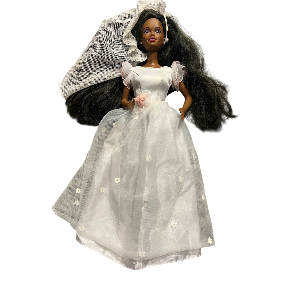 Vintage Christie Barbie Doll White Wedding Bridal Gown Lace Veil Pearl Earrings